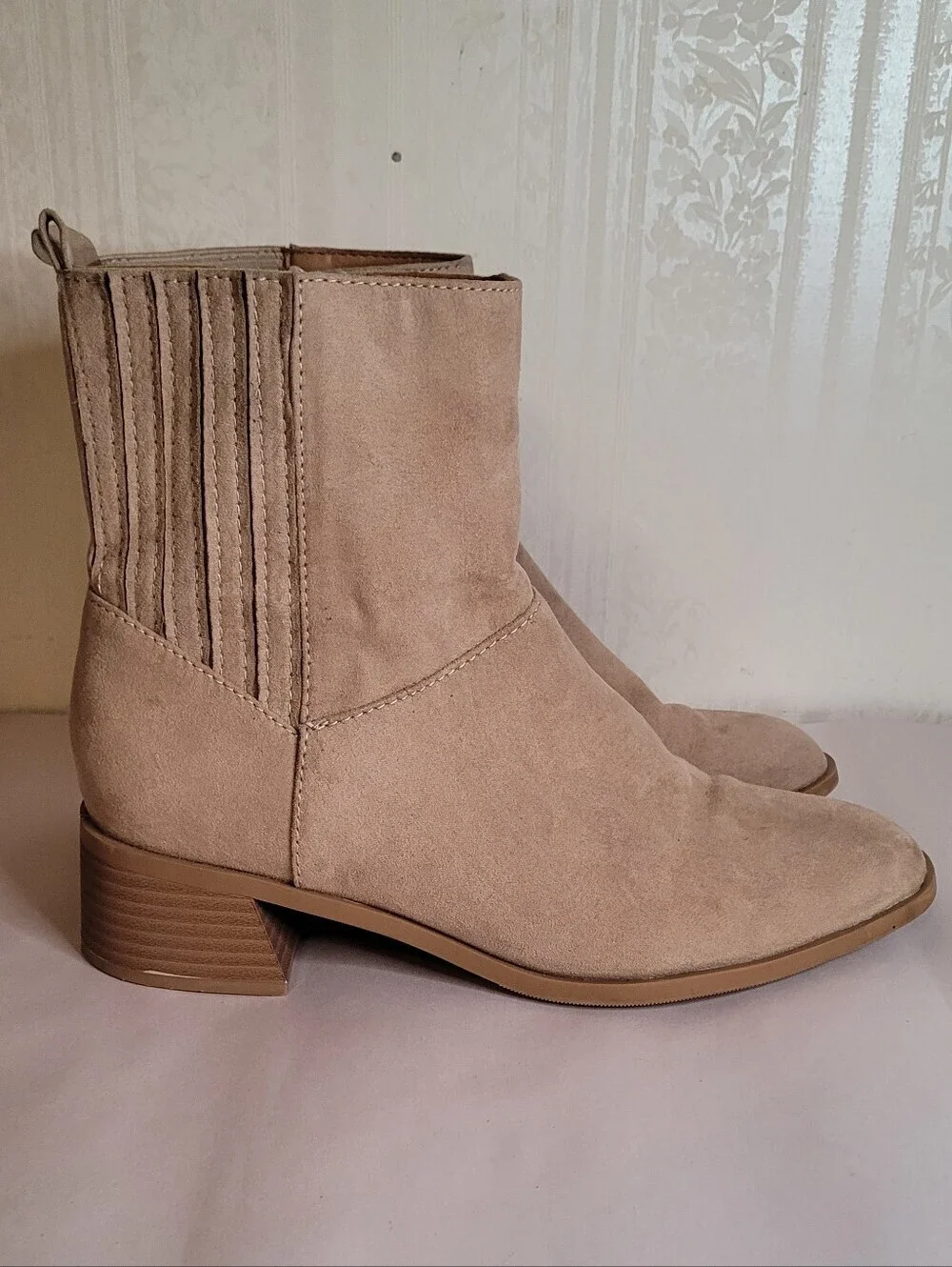 Universal Thread Ashley Tan Ankle Boots Size 10